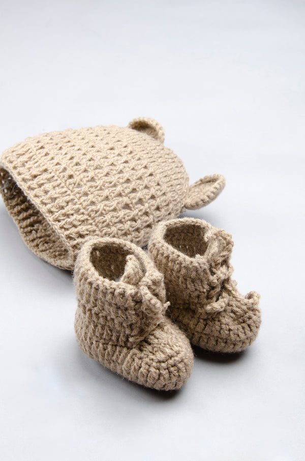 Brown 2 piece Newborn Animal theme baby beanie hat with earflaps & booties perfect photography prop - Snuglily